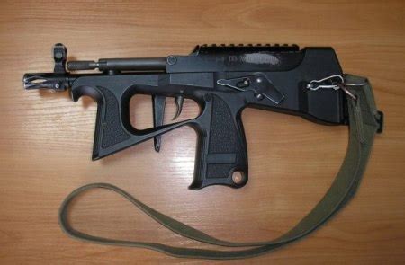 Submachine gun PP-2000 (Russia) The PP-2000 submachine gun was designed in the Tula KBP as a ...