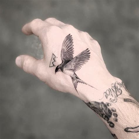 Jay Shin on Instagram: “🐦” | Bird tattoos for women, Bird tattoo men ...