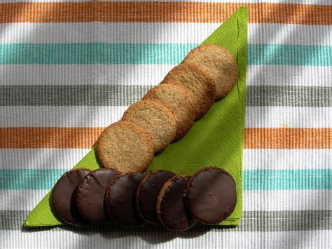 Magdalenas de Chocolate: Galletas de salvado de trigo y miel