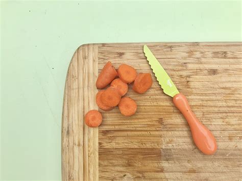 next knife with carrot – Little People Nutrition