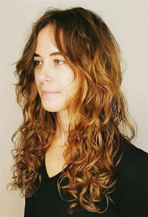 Butterfly Layers Haircut Curly Hair | Haircuts for wavy hair, Long wavy hair, Long layered curly ...