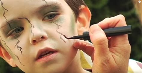 DIY zombie makeup for your little zombie | How Does She