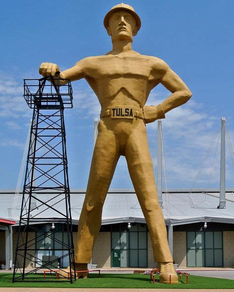 The Golden Driller, Tulsa, Oklahoma. Via @sebastiaandc