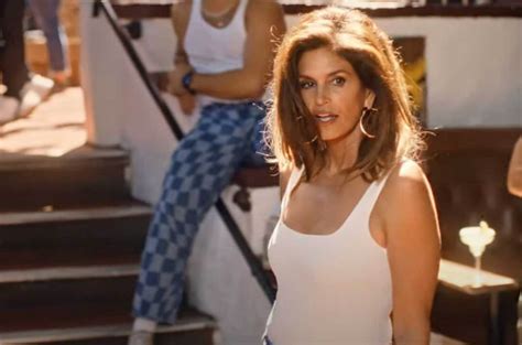 Cindy Crawford Recreates Iconic Pepsi Ad In ‘One Margarita’ Music Video ...