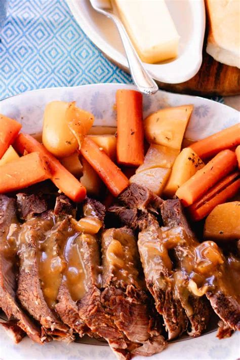 How to Cook a Perfectly Tender Moose Roast With Gravy - Cast Iron Skillet Cooking