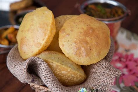 How To Make Luchi And Aloo Dum at Home? Easy Luchi and Aloo Dum Recipe.