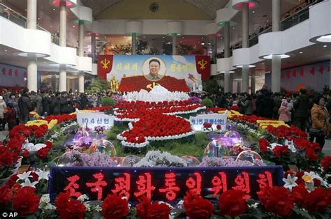 Kim Jong Un visits grandfather's mausoleum | Myanmar Digital News