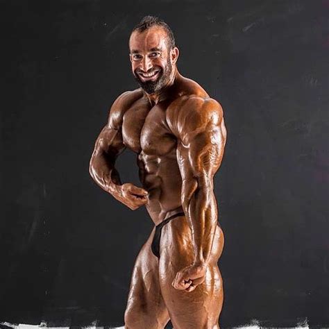 world bodybuilders pictures: austrailian bodybuilder Andy Bell