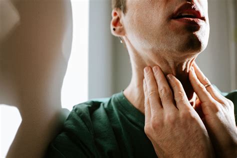 What to know about anxiety throat tightness | Optum Perks