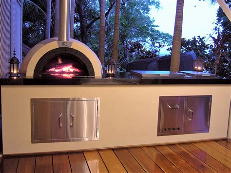 850 TC built into a complete outdoor kitchen