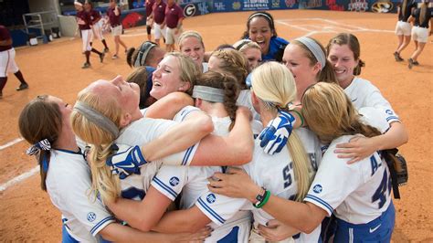 UK softball advances to Super Regionals | Lexington Herald Leader