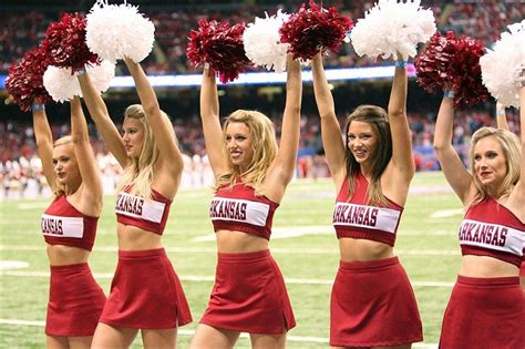 Arkansas Razorbacks Cheerleaders photo gallery | Arkansas razorbacks football, Arkansas ...