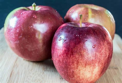 Empire apples 🍎 👑 A guide to taste, uses, and growing conditions!