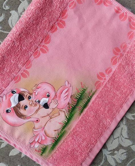 jessica artes publicou no Instagram: “Bem meiga essa moçinha , flamingo . #toalhaspintadas # ...