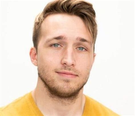 Shayne Topp - Bio, Net Worth, Salary Age, Height, Weight, Wiki, Health, Facts and Family