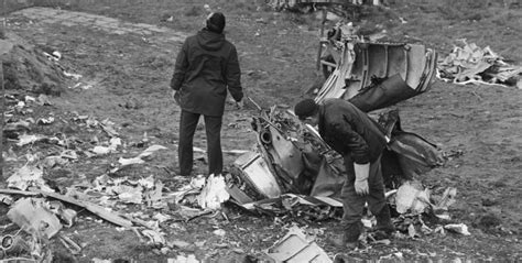 Crash of a Fokker F28 Fellowship in Moerdijk: 17 killed | Bureau of ...