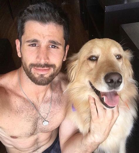 Bearded Selfie on Instagram: “🌟🧔🤳🌟 @nacho_olivera_ - - - #beard #bearded #buenosaires #doggy # ...
