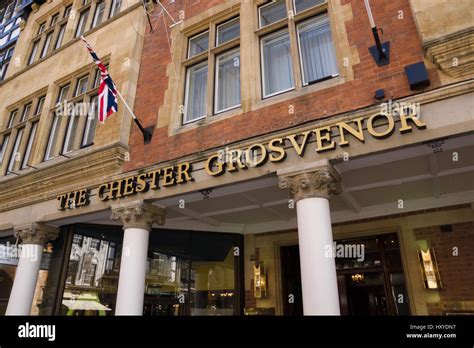 Center grosvenor hi-res stock photography and images - Alamy