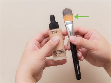 How to Apply Foundation and Powder (with Pictures) - wikiHow