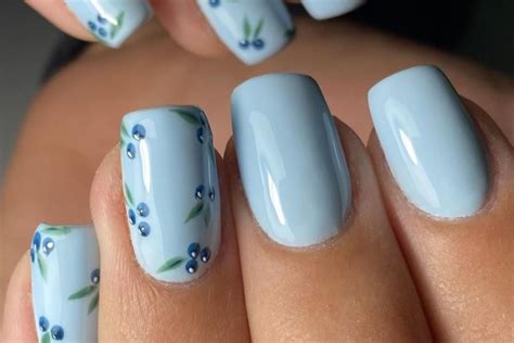 10 blueberry milk nail designs to inspire your clients with the latest trend – Scratch