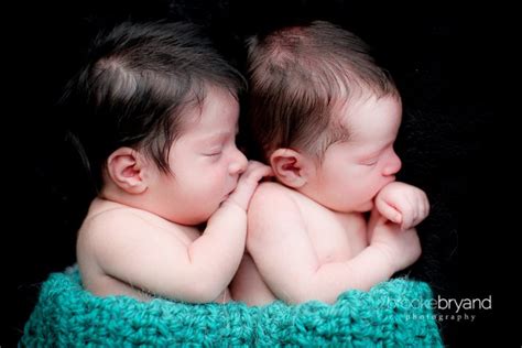 Twin Babies Sleeping - 23 photos which are simply visual sugar cubes