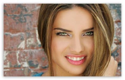 Adriana Lima .. cat eyes | Adriana lima, Lima model, Adriana lima wallpaper