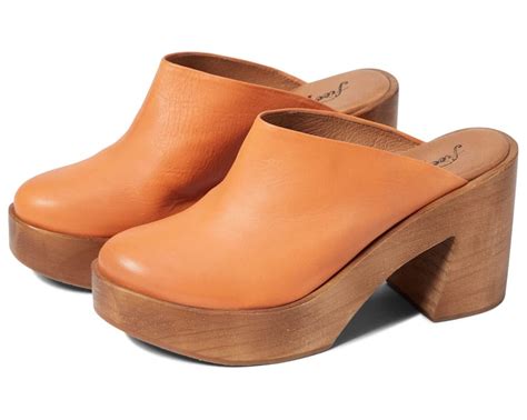 Wooden Clogs To Take You From Summer To Fall