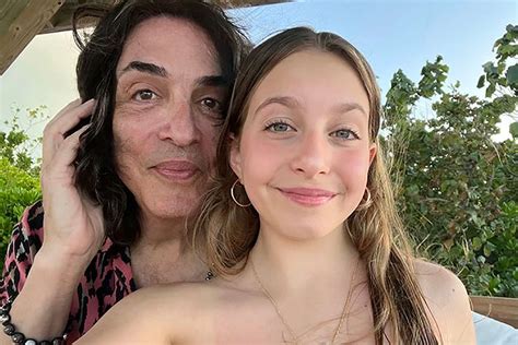 KISS Frontman Paul Stanley Removes Makeup for Selfie with Daughter