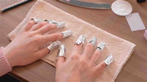 How To Remove Dip Powder Nails at Home - L’Oréal Paris