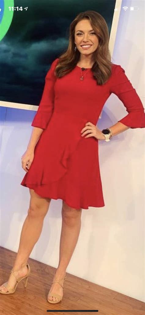 Molly McCollum - Weather Channel : r/hot_reporters