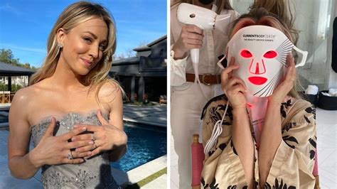 Kaley Cuoco Used This Red Light Mask to Get Her 2021 Golden Globes Glow ...