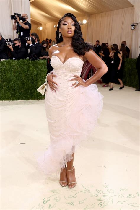 Met Gala Red Carpet 2021: All the Looks & Outfits [PHOTOS]