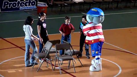 GLOBIE, THE MASCOT OF THE WORLDS MOST FAMOUS BASKETBALL TEAM - YouTube