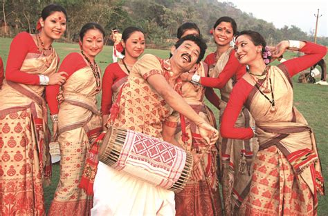 Mukoli Bihu (Mukoli: Open, Open field Bihu Dance) Indian Outfits ...