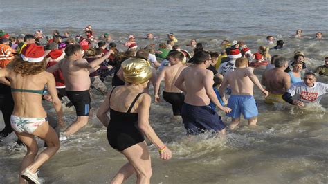 BOXING DAY DIP: Brave dippers in Deal take the plunge to raise funds ...