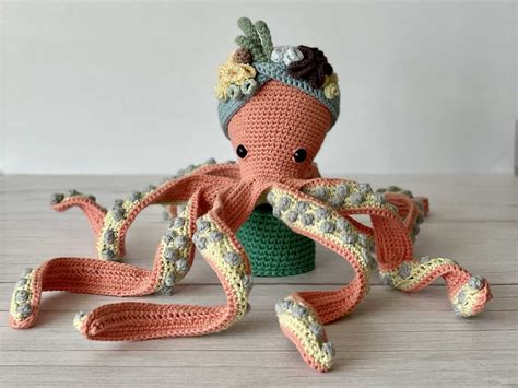 Octopus Crochet Pattern: Free Pattern + Video Tutorial