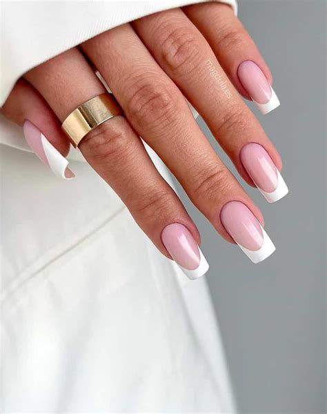 23+ Classic Pink and White Nails & Nail Designs [2024]