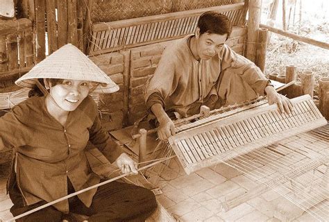 Weaving a Grass Mat | Weaving, Mats, Photo sharing