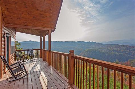 Peaceful View in Pigeon Forge w/ 4 BR (Sleeps10)