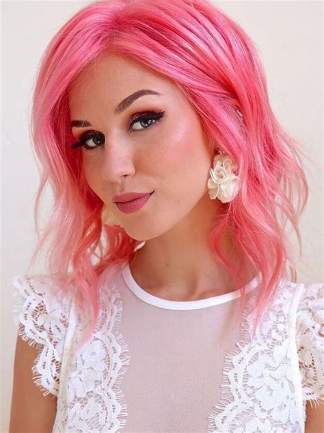 Do you like the trendy color?🍭💖 By @stellacini #candypink #coral #rosepink #haircolor #pinkhair ...