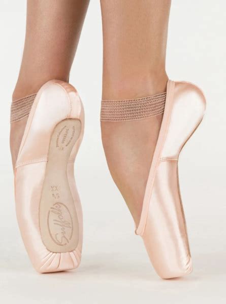 15 Best Pointe Shoe Brands For Beginners & Professionals - City Dance Studios