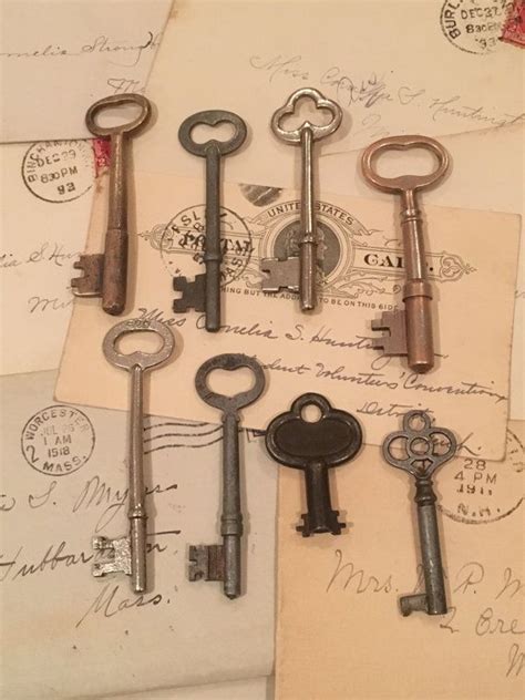 Vintage Skeleton Keys, Craft Keys, Old Keys, Jewelry Making Keys | Skeleton key crafts, Vintage ...