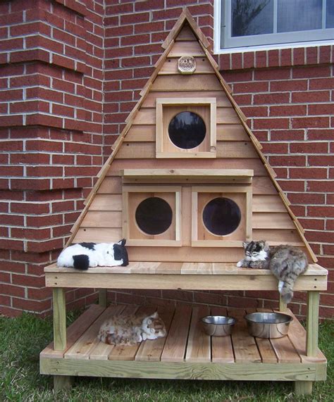 Triplex Cat House | Outdoor cat house, Cat house diy, Outside cat house