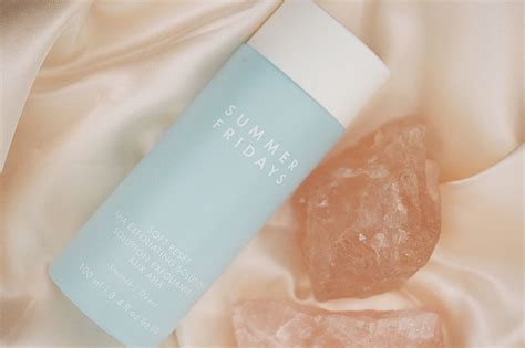 SUMMER FRIDAYS SOFT RESET AHA EXFOLIATING SOLUTION | NEW IN SKIN | Jasmine Talks Beauty