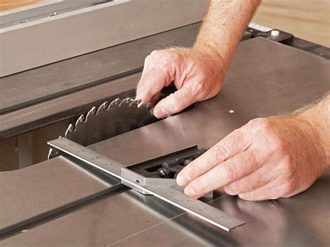 How to Sharpen Table Saw Blades? - ToolDizer