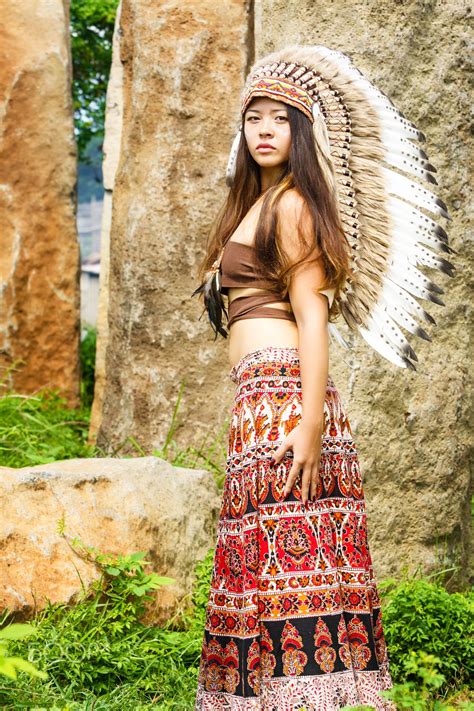 Native american, Indians in traditional dress | Native american dress, Traditional fashion ...