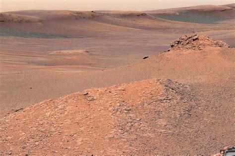 Mars: Curiosity rover discovers diverse cache of organic minerals | New Scientist