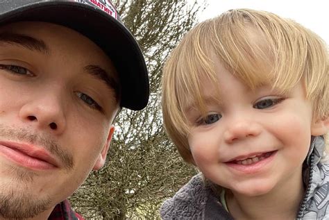 Noah Thompson Shares Rare Photos With Son In Honor Of His 2nd Birthday - Country Now