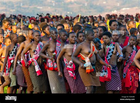 Swazi girls parade at Umhlanga (Reed Dance Festival), Swaziland Stock Photo - Alamy