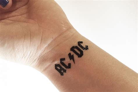 Temporary Tatoos AD/DC, acdc Tatuaggi temporanei | Tatuajes rockeros, Brazos tatuados, Tatuajes ...